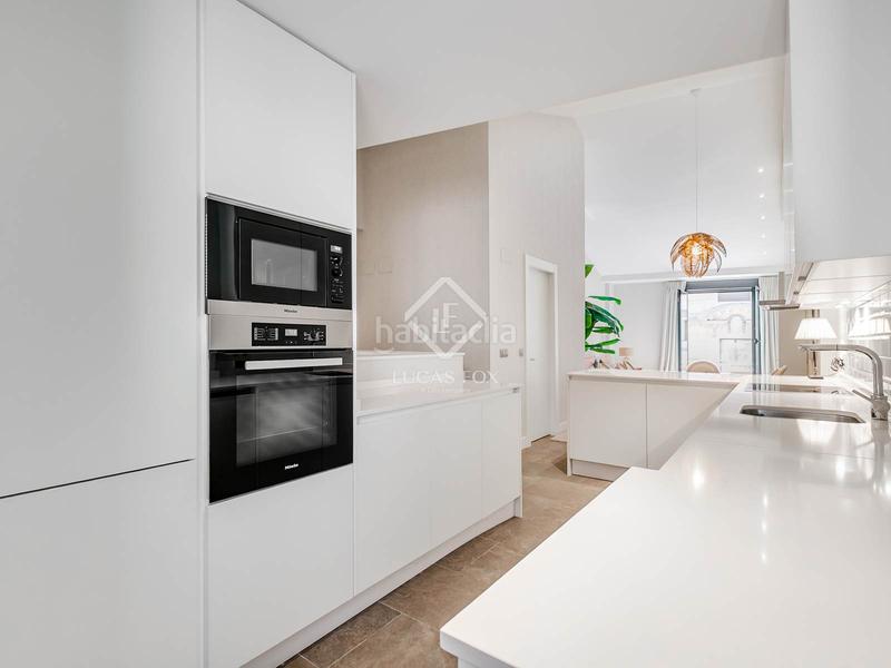 Foto b3c24203-2d84-461a-86c8-dc1b6ed89a3a. Àtic amb aparcament a Cortes-Huertas Madrid