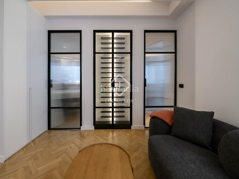 Foto 28d83006-79a1-4d9e-81ec-3d91fa1dd63a. Piso  recién reformado de 2 dormitorios con aparcamiento para residentes opcional en venta en Trafalgar, en Madrid