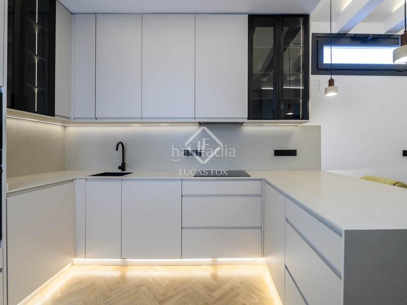 Foto 2dbae558-9361-49fb-90df-880dc5e8a7d0. Piso  recién reformado de 2 dormitorios con aparcamiento para residentes opcional en venta en Trafalgar, en Madrid