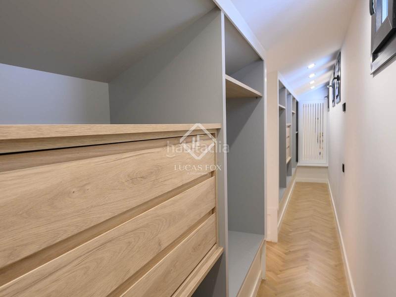 Foto 681cc26c-5fe4-410e-a751-3513f3665992. Piso  recién reformado de 2 dormitorios con aparcamiento para residentes opcional en venta en Trafalgar, en Madrid