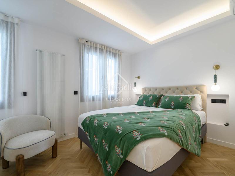 Foto b872366f-78cf-47e0-bd8a-8851cd1071b9. Piso  recién reformado de 2 dormitorios con aparcamiento para residentes opcional en venta en Trafalgar, en Madrid