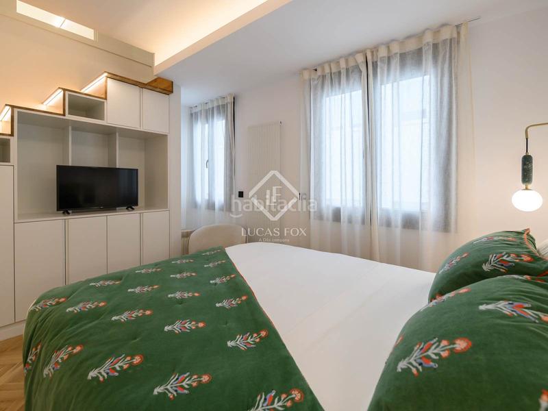 Foto c6e5d2f3-e56a-4fde-a75a-c3e6fe680347. Piso  recién reformado de 2 dormitorios con aparcamiento para residentes opcional en venta en Trafalgar, en Madrid