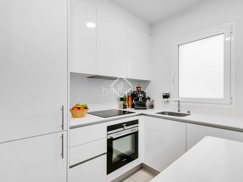 Foto 37e30b46-ee2b-4ac4-98b9-eaf8b0cdc993. Piso magnífico piso en venta en un edificio clásico rehabilitado en malasaña, en Madrid