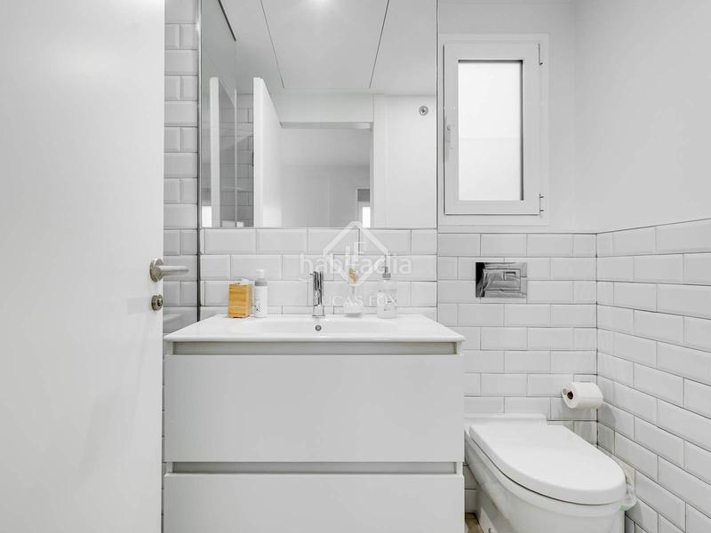 Foto d772adf7-150f-4e50-8c37-8c2a0643d128. Piso magnífico piso en venta en un edificio clásico rehabilitado en malasaña, en Madrid