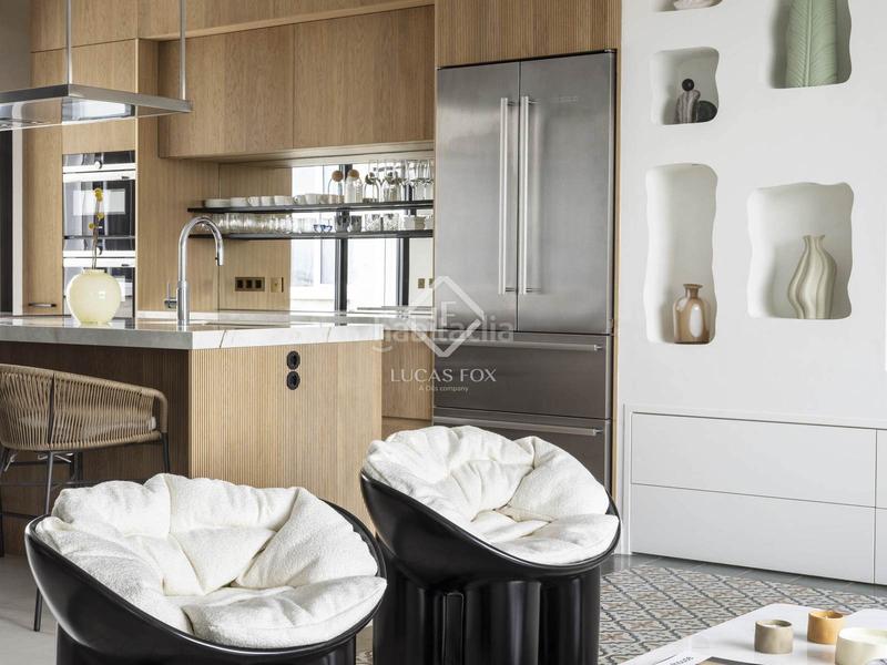 Foto c971a505-6b2e-438e-b66d-d203d1bd70d0. Piso lujoso ático en venta con visitas a y con plaza de garaje en finca en el barrio de salamanca en Madrid
