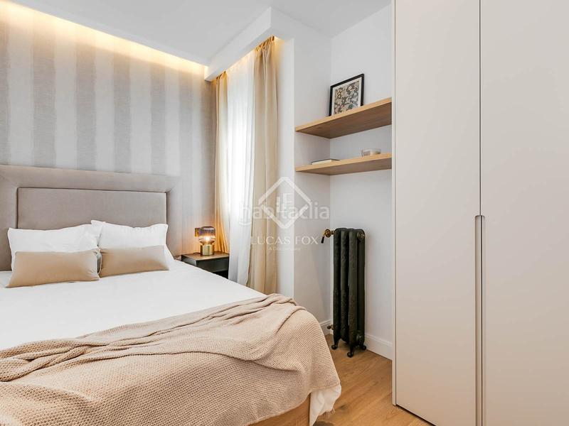 Foto 2cd11139-8711-4784-9731-556e9432d00f. Piso  en excelentes condiciones de 2 dormitorios con terraza de 18 m en venta en Recoletos, en Madrid