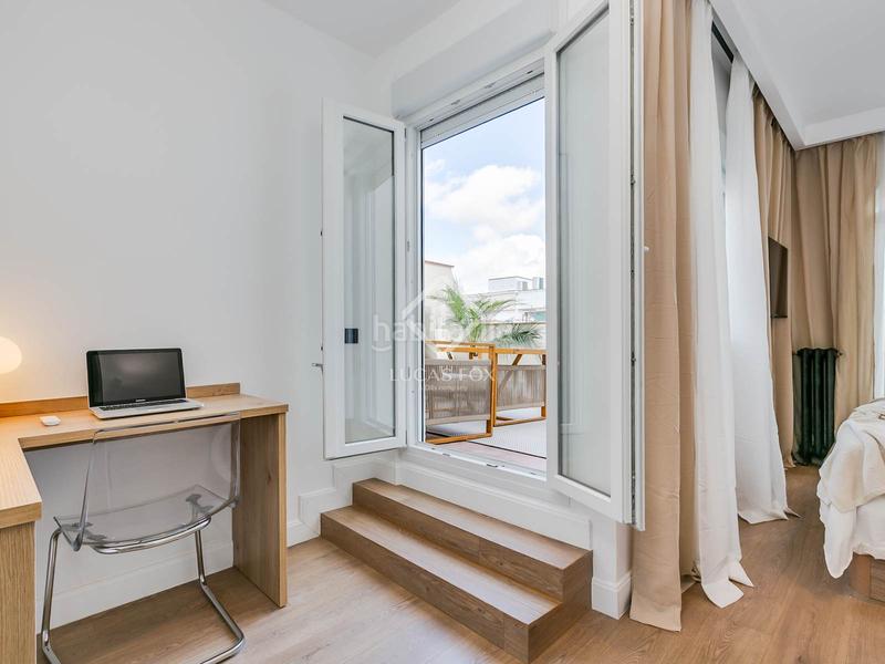 Foto a5f1dbc2-d58a-4ce6-b894-6447d0e69890. Piso  en excelentes condiciones de 2 dormitorios con terraza de 18 m en venta en Recoletos, en Madrid