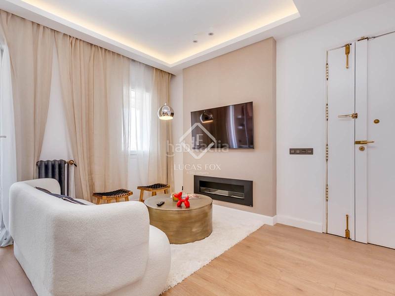 Foto fee143c6-6d81-4d05-a8e2-3842dfa67f8c. Piso  en excelentes condiciones de 2 dormitorios con terraza de 18 m en venta en Recoletos, en Madrid