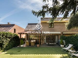 Xalet en El Soto de la Moraleja. Chalet pareado en venta en la moraleja con precioso jardn