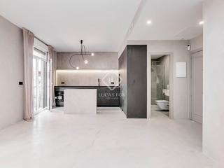 Pis en Justicia-Chueca. Piso exterior recin reformado con garaje en finca en venta en j