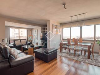 Appartement à Castilla. Exclusivo ático dúplex de 3 dormitorios con vistas incomparables