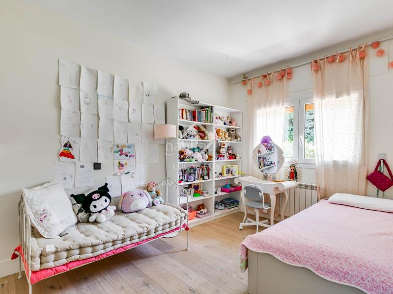 Foto 154c18bb-70ea-4b51-ba02-b921492ccbfe. Xalet amb calefacció piscina a urbanización La Moraleja La Moraleja