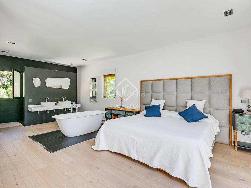 Foto 384866b0-1902-4c86-ade5-66ff33dbe324. Xalet amb calefacció piscina a urbanización La Moraleja La Moraleja