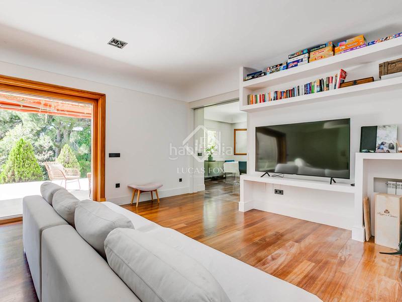 Foto 4f78fcc6-2af2-48e8-b06d-235a17bf3e4b. Xalet amb calefacció piscina a urbanización La Moraleja La Moraleja