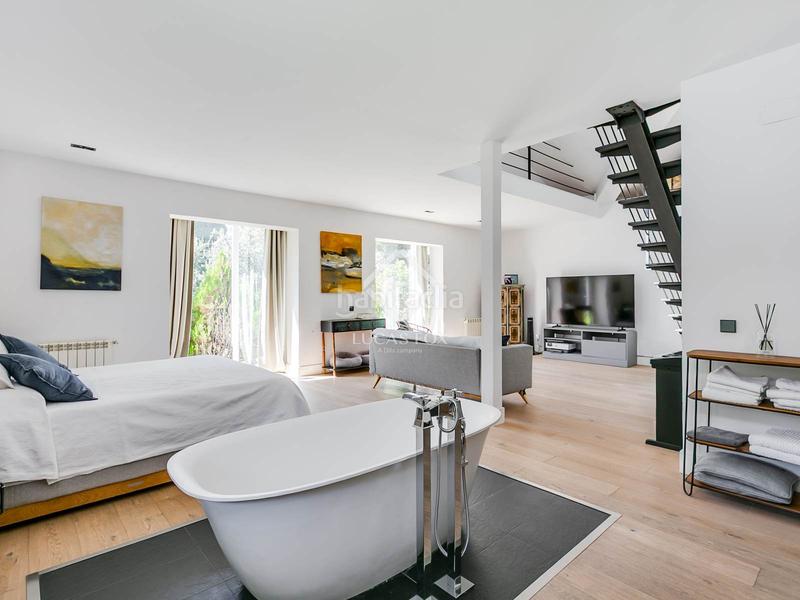 Foto 6d1dbefc-6cd2-4228-9634-e121c141fb3e. Xalet amb calefacció piscina a urbanización La Moraleja La Moraleja