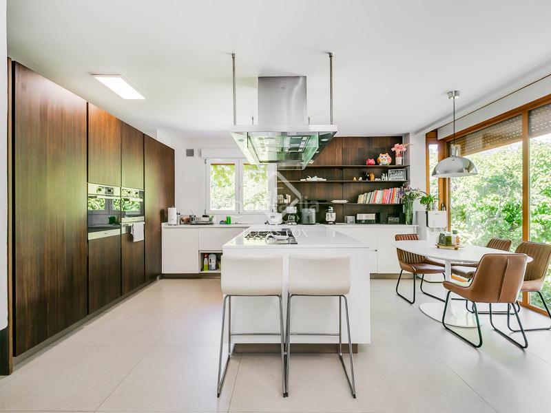 Foto 9516c4a9-2c72-4c22-b597-04dc69c3e3fa. Xalet amb calefacció piscina a urbanización La Moraleja La Moraleja