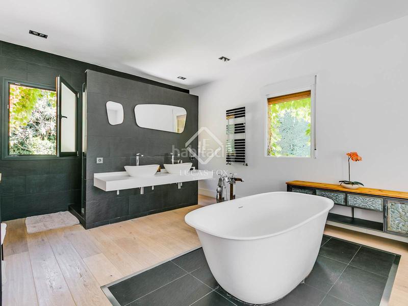 Foto ae0c7060-260a-4c08-a003-2aa86554577e. Xalet amb calefacció piscina a urbanización La Moraleja La Moraleja