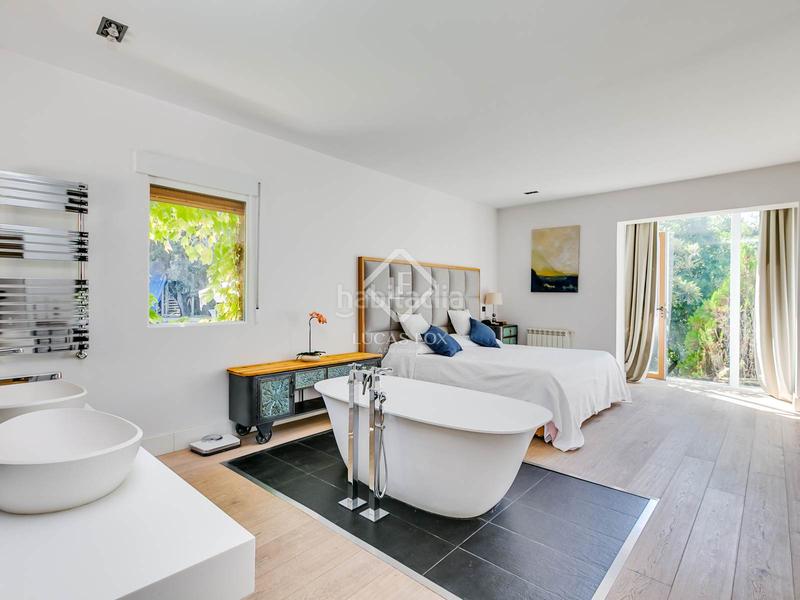 Foto f1303ff1-1c34-4020-af3a-e32721242888. Xalet amb calefacció piscina a urbanización La Moraleja La Moraleja