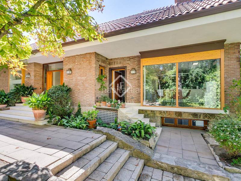 Foto f46c7d90-2d71-41b1-9c82-34841d0d71c8. Xalet amb calefacció piscina a urbanización La Moraleja La Moraleja