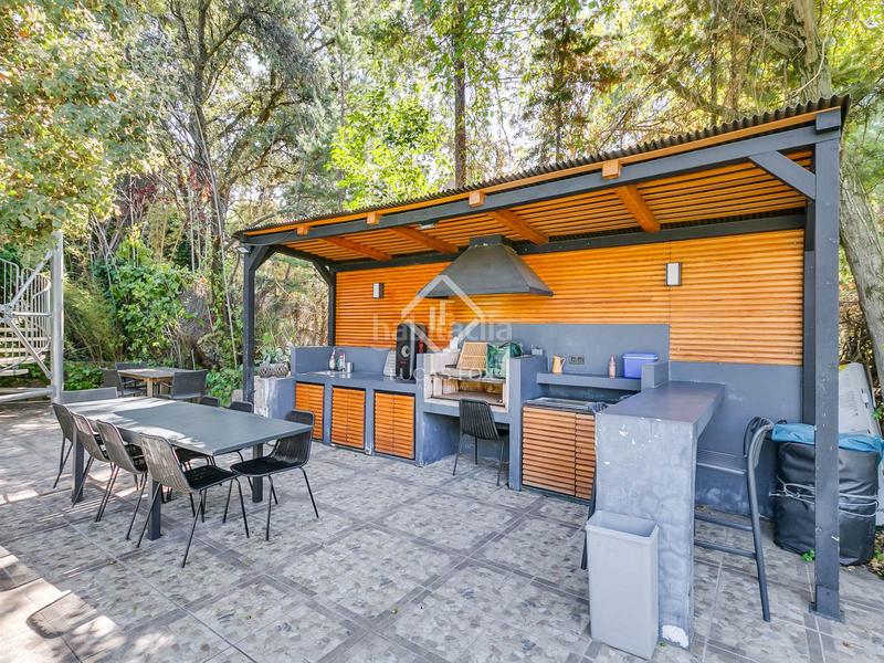 Foto f62a6296-59ab-403c-a9e2-ed92c41c0a4c. Xalet amb calefacció piscina a urbanización La Moraleja La Moraleja