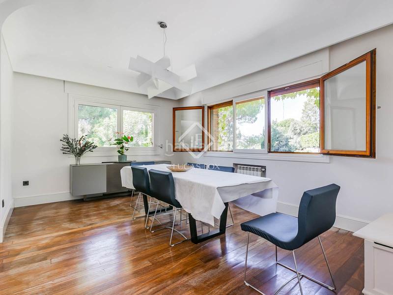 Foto fb8d0a5e-58f3-4f84-9c45-7cf33648ad58. Xalet amb calefacció piscina a urbanización La Moraleja La Moraleja