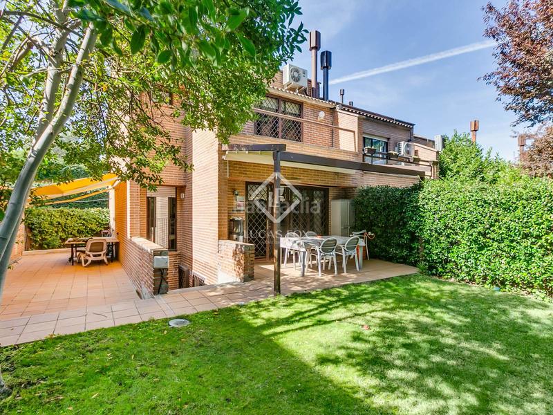 Foto 035aefb4-0f6a-4a6b-9d4b-a48926971a9f. Chalet avec chauffage parking piscine dans el soto de La Moraleja La Moraleja