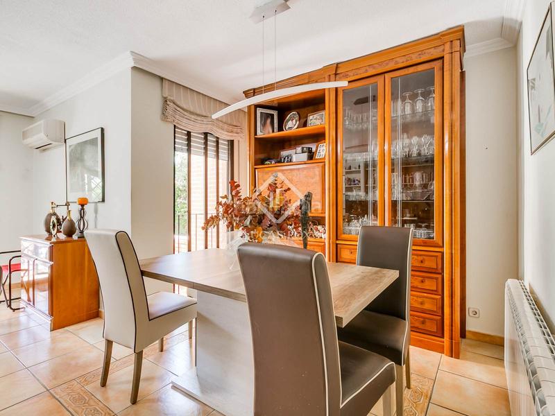 Foto 362d1531-3ca8-4e6b-9f86-68d43c923db7. Chalet avec chauffage parking piscine dans el soto de La Moraleja La Moraleja