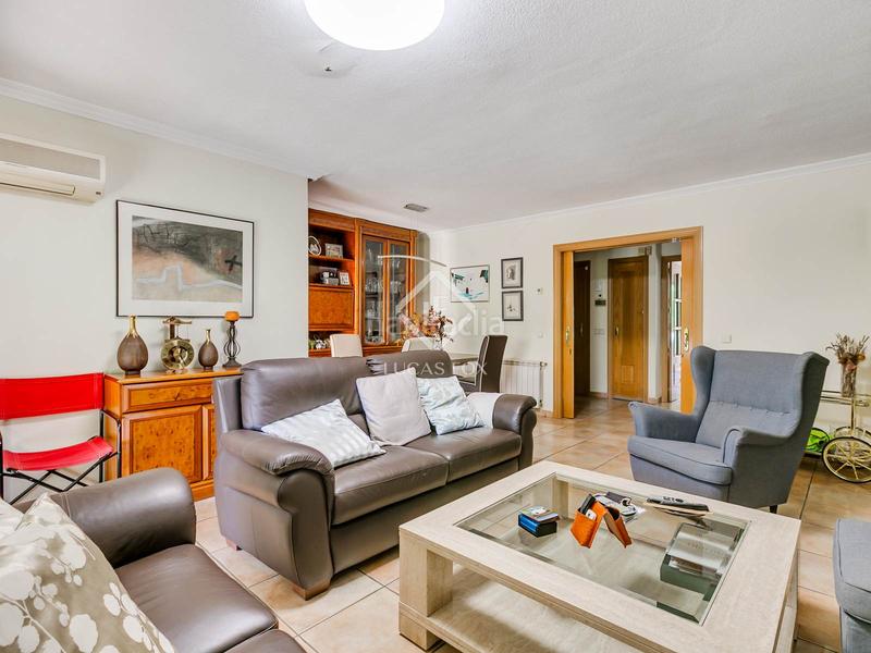 Foto 4e5414b2-5cd0-46e2-bef9-2e31be992e22. Chalet avec chauffage parking piscine dans el soto de La Moraleja La Moraleja