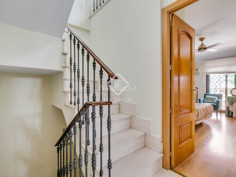 Foto 67172c0e-ab61-486c-8f23-08e37b9f182c. Chalet avec chauffage parking piscine dans el soto de La Moraleja La Moraleja