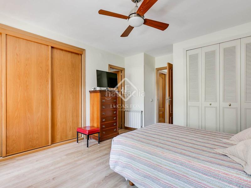 Foto a9019007-fd78-42f8-aab3-f887f8a1f670. Chalet avec chauffage parking piscine dans el soto de La Moraleja La Moraleja