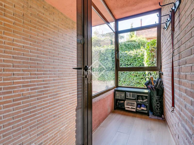 Foto c77a9bbe-14e7-4cf1-acf9-1362e129b9eb. Chalet avec chauffage parking piscine dans el soto de La Moraleja La Moraleja