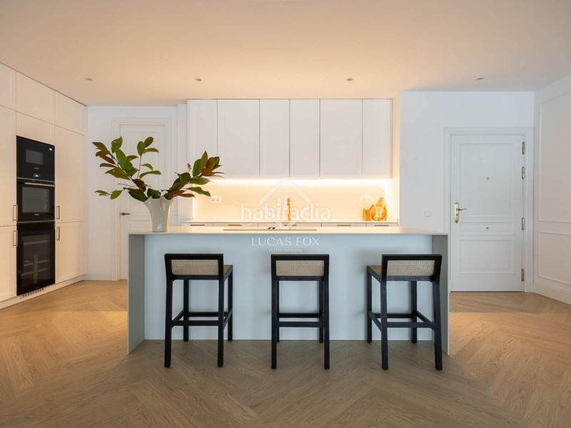 Foto b03f5def-af83-4b7e-a7f7-ffd2ddb5e8d0. Pis amb calefacció a Castellana Madrid