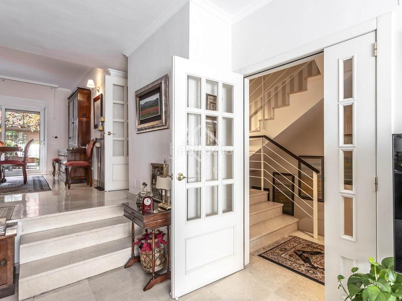 Foto 086a540c-4ba8-41db-8180-16f8142b8976. Chalet con riscaldamento parcheggio piscina in Palomas Madrid