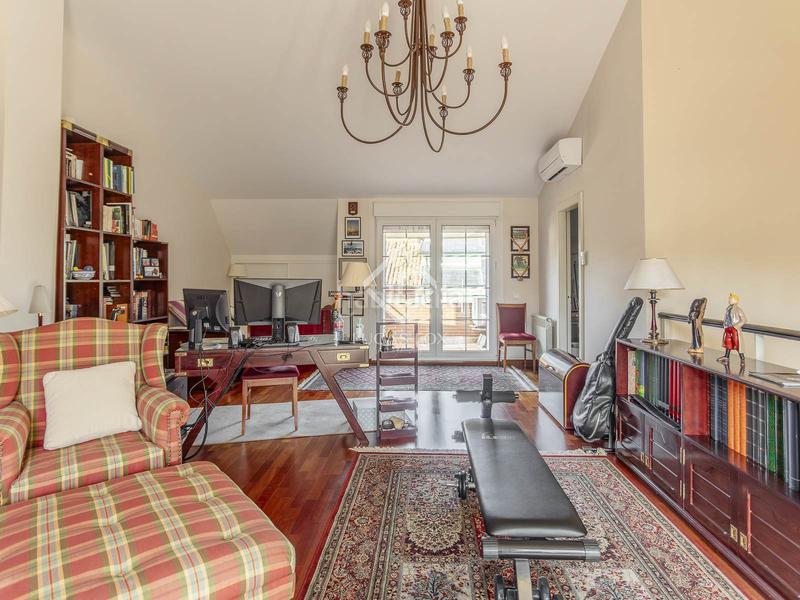 Foto 4ed3aaf2-f6e7-4761-8b20-cdf79389c990. Chalet con riscaldamento parcheggio piscina in Palomas Madrid