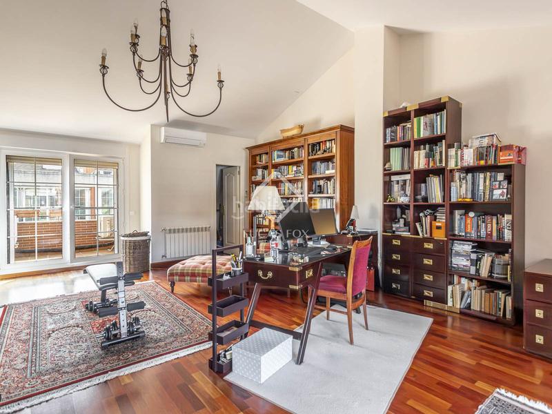 Foto 68cd9e26-ddda-4107-a39e-d2b3dc0a71ef. Chalet con riscaldamento parcheggio piscina in Palomas Madrid