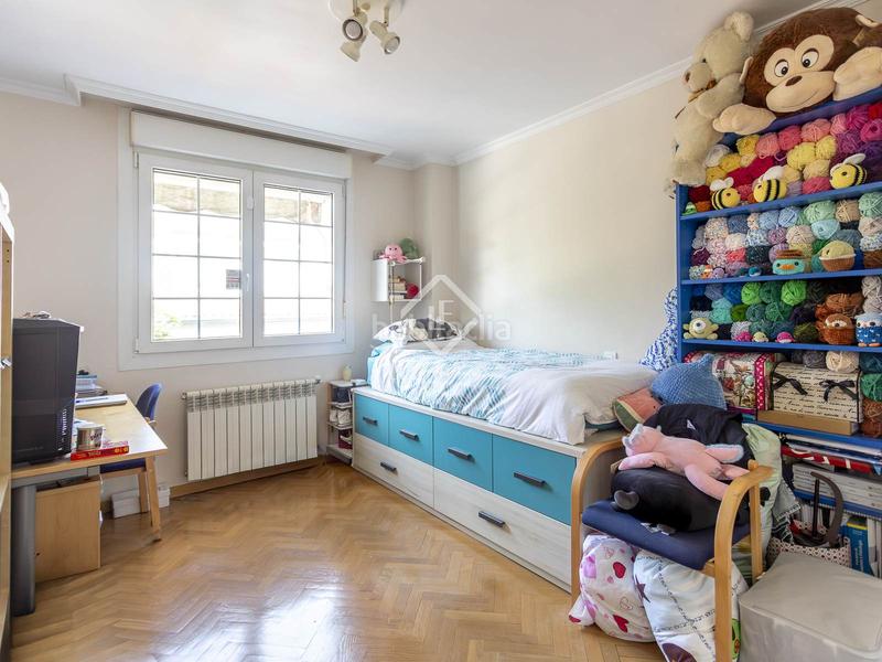 Foto 6b74dc1b-d94a-4e91-a9be-6479edfb0c8f. Chalet con riscaldamento parcheggio piscina in Palomas Madrid