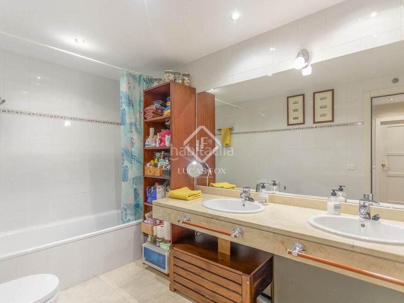 Foto b43b6562-05ba-40fa-8823-45bbb44d97a0. Chalet con riscaldamento parcheggio piscina in Palomas Madrid