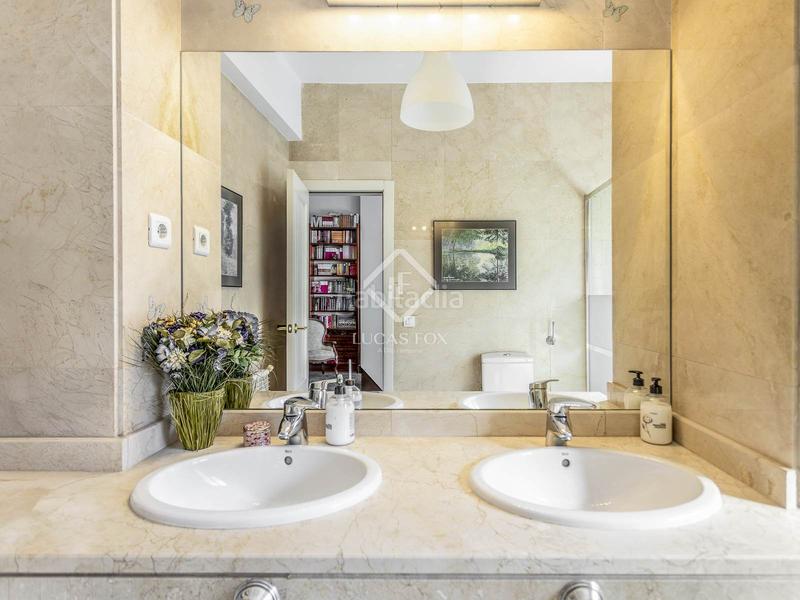 Foto d24e4425-1183-4c3f-b77a-0385a7ece63b. Chalet con riscaldamento parcheggio piscina in Palomas Madrid