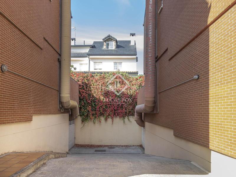 Foto efb9ad6a-3bae-409f-8f6f-55409a6a4be4. Chalet con riscaldamento parcheggio piscina in Palomas Madrid