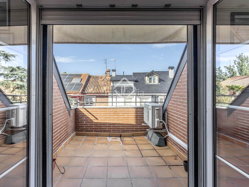 Foto f951f8ed-2cf6-4090-b26d-d21b64781089. Chalet con riscaldamento parcheggio piscina in Palomas Madrid