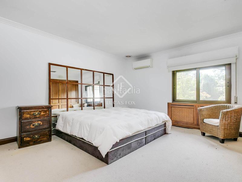 Foto 00c13647-30ad-4cde-b730-c90c52d59ac0. Xalet amb piscina a urbanización La Moraleja La Moraleja