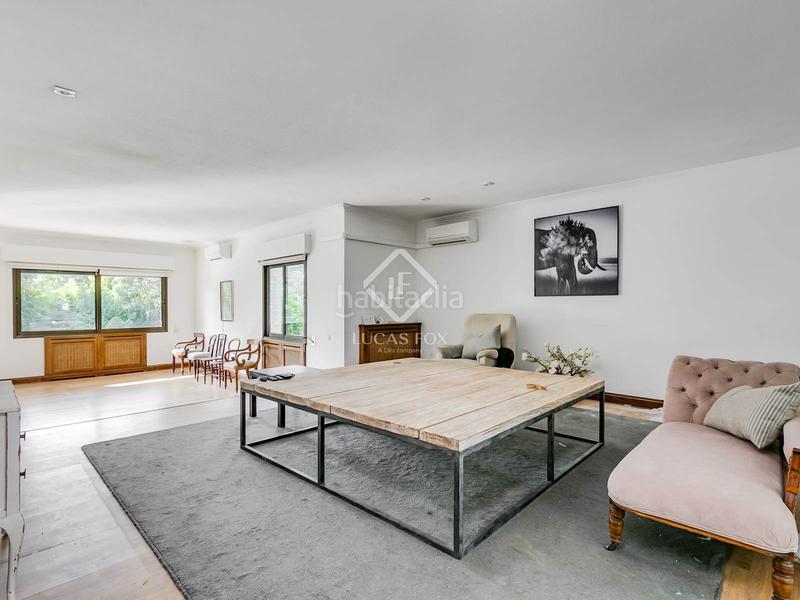 Foto 0f33d8f0-2772-4aae-9402-1bd4f72946f2. Xalet amb piscina a urbanización La Moraleja La Moraleja