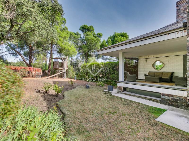 Foto 1455da26-7285-420c-a56a-07e867cbe7ac. Xalet amb piscina a urbanización La Moraleja La Moraleja