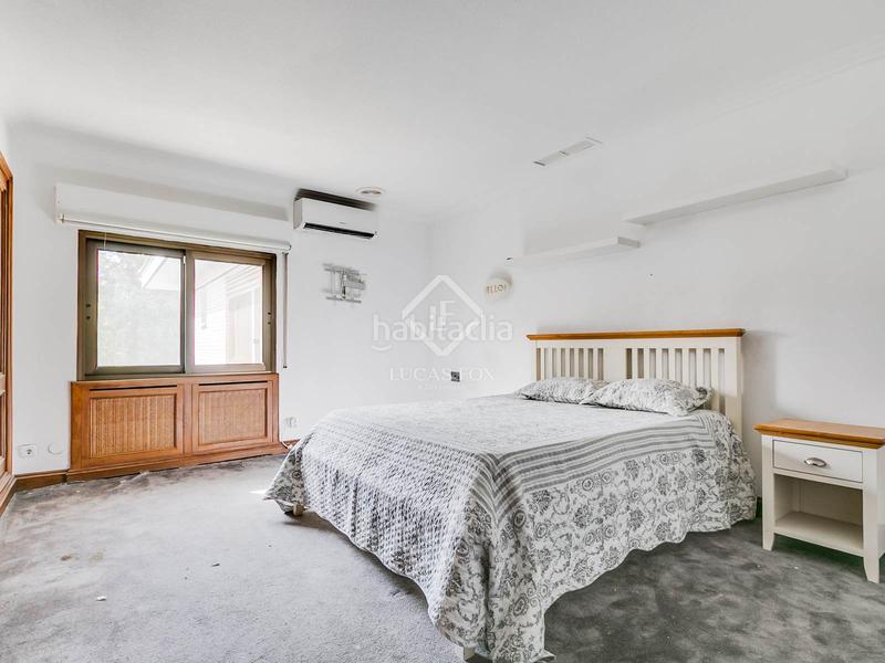 Foto 85b7da1b-78ff-433c-8cd9-9c0b23471aec. Xalet amb piscina a urbanización La Moraleja La Moraleja