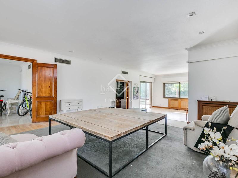 Foto 8a67cabb-a283-46eb-abb8-2cc969043d72. Xalet amb piscina a urbanización La Moraleja La Moraleja