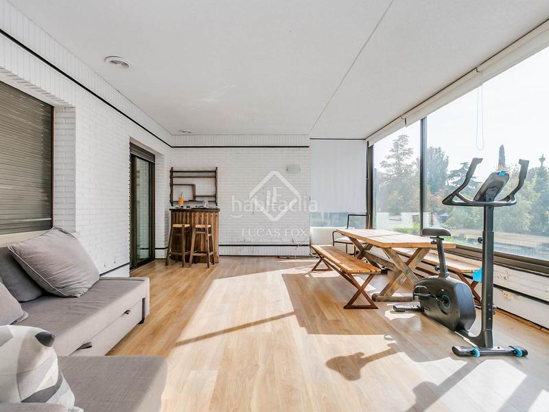 Foto b8f25d17-5f1b-4e14-a2db-fc9d2e75746d. Xalet amb piscina a urbanización La Moraleja La Moraleja