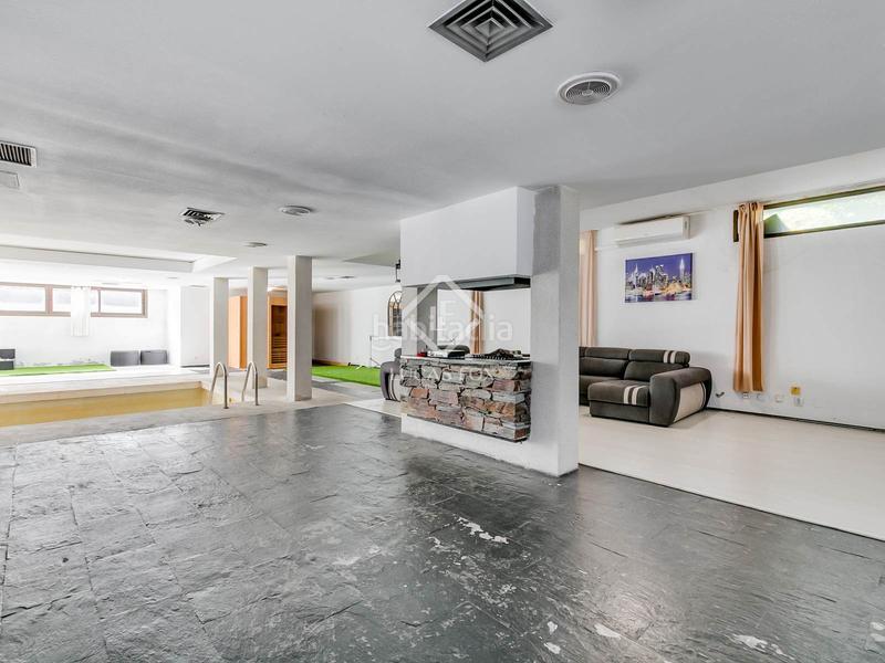 Foto d7b9c431-41da-4b1d-9d9c-95fc6ceab144. Xalet amb piscina a urbanización La Moraleja La Moraleja