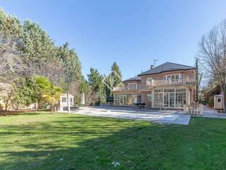 Chalet in Fuente del Fresno. Excepcional propiedad en urbanización fuente del fresno