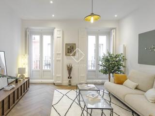 Pis a Universidad-Malasaña. Piso en excelentes condiciones de 3 dormitorios en venta en mala