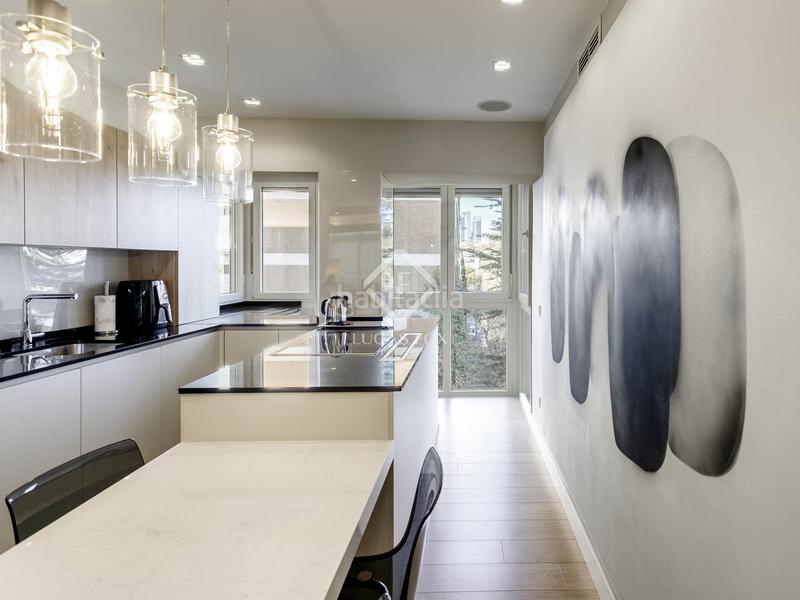 Foto 193896a0-b5bc-4e37-84ad-c0a4e962dd16. Rent flat with heating parking in Hispanoamérica-Bernabéu Madrid